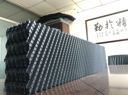 薄如紙的PVC填料居然能站65KG重量的人！